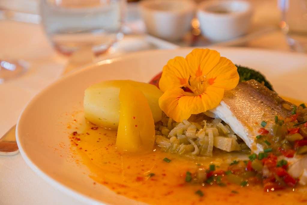 Clos De Vallombreuse, The Originals Relais Douarnenez Amenities photo